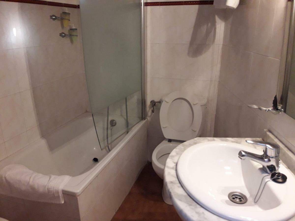 Hostal Casita Del Brezal Rascafría Exterior foto